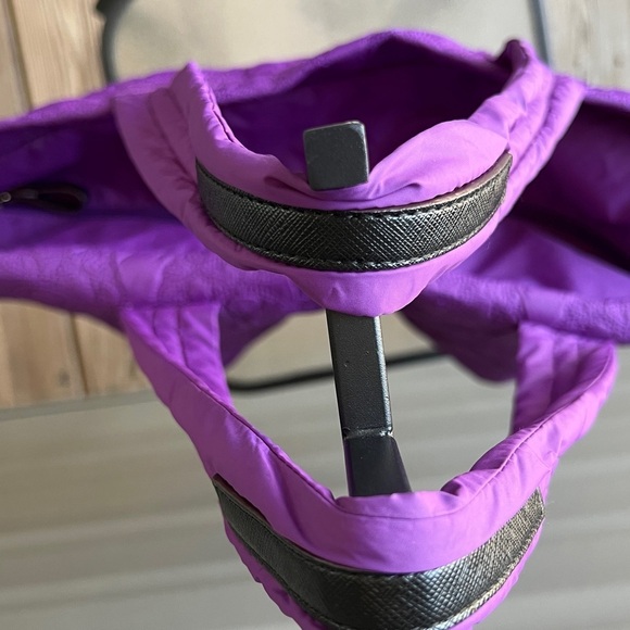 RARE- CAROL BRODIE RARITIES PURPLE EMBROIDERED ZIP TOP TOTE & CLUTCH